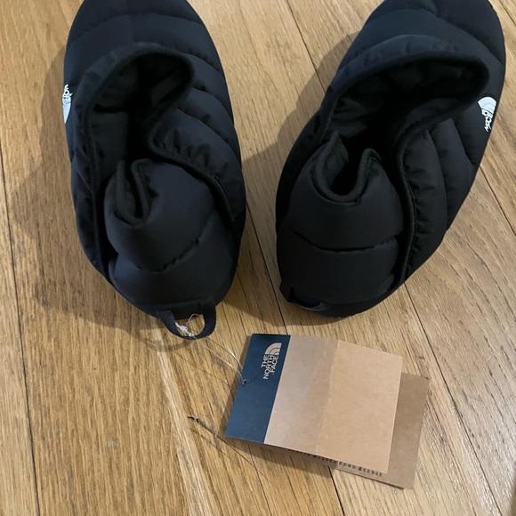 The North Face Black Insulated Slippers - Picture 4 of 4
